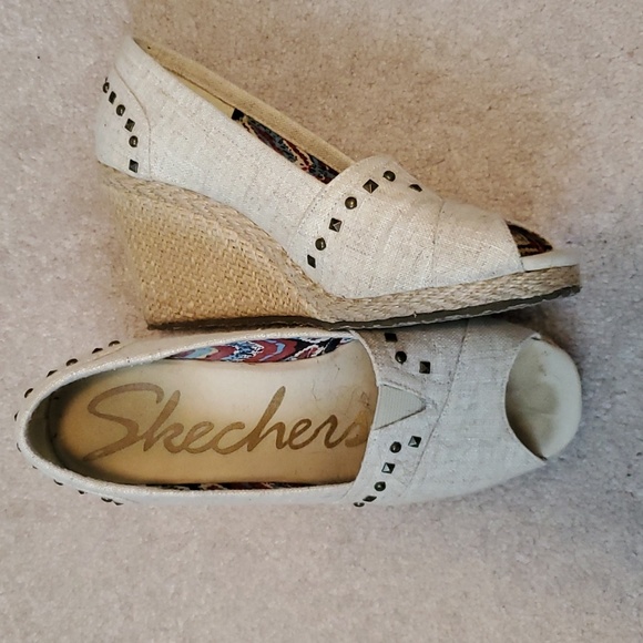 Sketchers open toe shoes - Picture 3 of 5